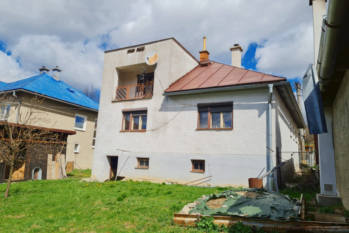 ----  PREDANE   --- PREDAJ: dom využiteľný ako chalupa Čierny Balog, pár minút k lyžiarskemu stredisku