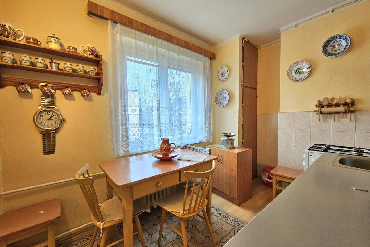 -- REZERVOVANÉ  --: 3izbový byt v centre 70m2