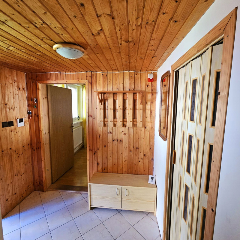  Nehnuteľnosti / PREDAJ: zrekonštruovaný 4i rodinný dom Pohronská Polhora, využiteľný aj ako chalupa - foto