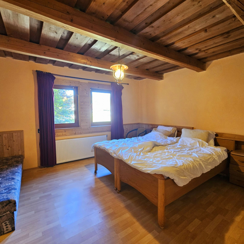  Nehnuteľnosti / PREDAJ: zrekonštruovaný 4i rodinný dom Pohronská Polhora, využiteľný aj ako chalupa - foto