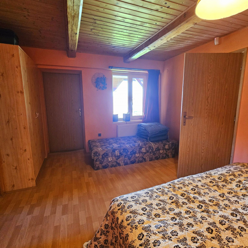  Nehnuteľnosti / PREDAJ: zrekonštruovaný 4i rodinný dom Pohronská Polhora, využiteľný aj ako chalupa - foto