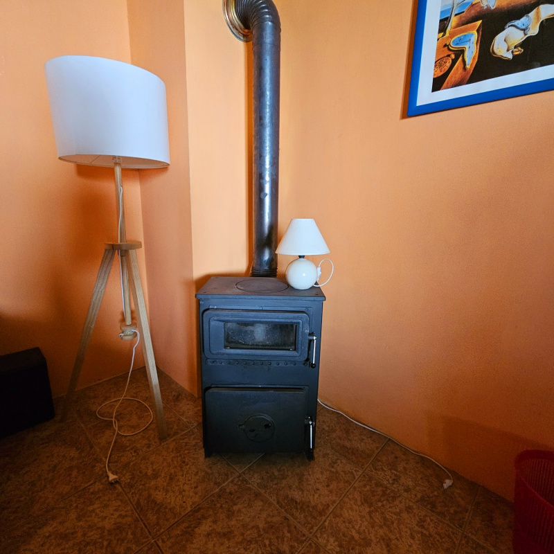  Nehnuteľnosti / PREDAJ: zrekonštruovaný 4i rodinný dom Pohronská Polhora, využiteľný aj ako chalupa - foto