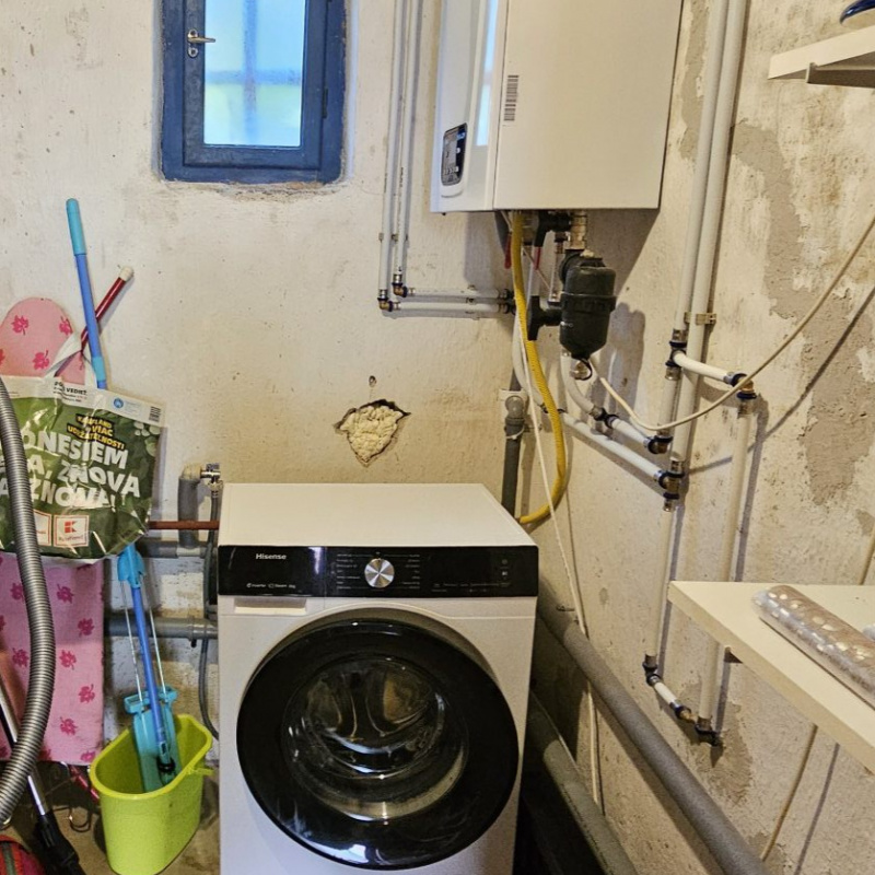 Nehnuteľnosti / PREDAJ: zrekonštruovaný 4i rodinný dom Pohronská Polhora, využiteľný aj ako chalupa - foto