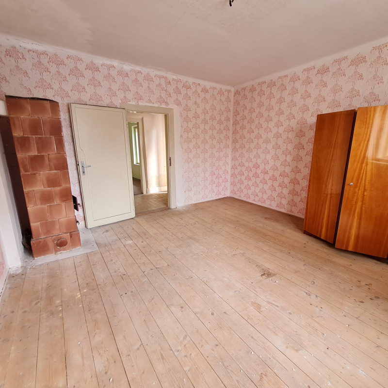  Nehnuteľnosti / PREDAJ: dom v pôvodnom stave v obci Brusno s právoplatným stav. povolením  19min od BB - foto