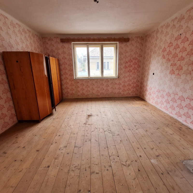  Nehnuteľnosti / PREDAJ: dom v pôvodnom stave v obci Brusno s právoplatným stav. povolením  19min od BB - foto