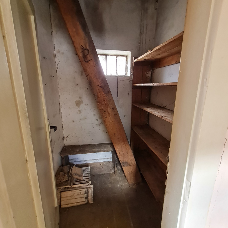  Nehnuteľnosti / PREDAJ: dom v pôvodnom stave v obci Brusno s právoplatným stav. povolením  19min od BB - foto