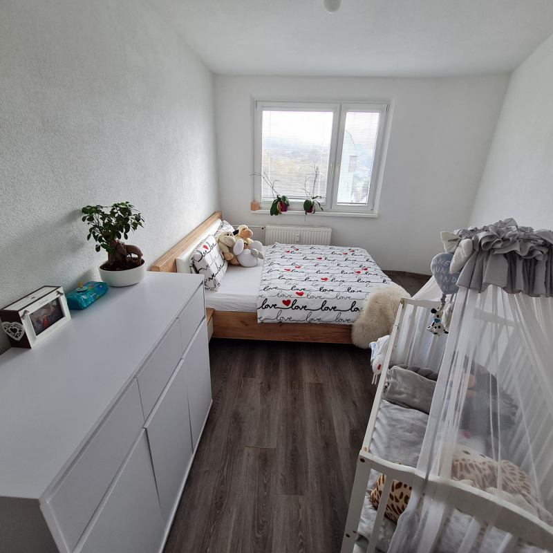  Nehnuteľnosti / PREDAJ: 4i kompletne zrekonštruovaný byt 78m2 Brezno Mazorníkovo - foto