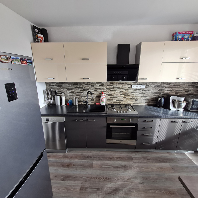  Nehnuteľnosti / PREDAJ: 4i kompletne zrekonštruovaný byt 78m2 Brezno Mazorníkovo - foto