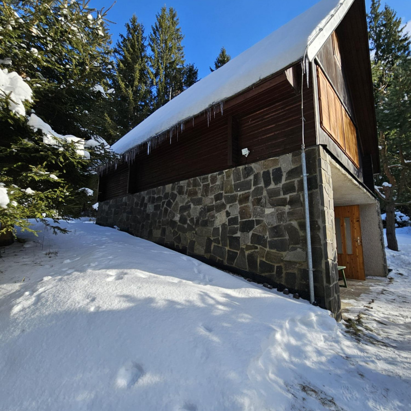  Nehnuteľnosti / PREDAJ: útulná chalupa v lese Krpáčovo - foto