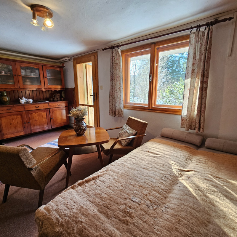  Nehnuteľnosti / PREDAJ: útulná chalupa v lese Krpáčovo - foto