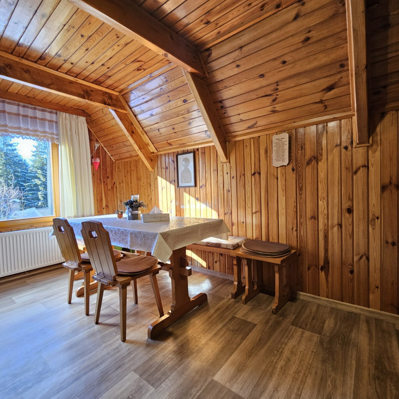  Nehnuteľnosti / PREDAJ: útulná chalupa v lese Krpáčovo - foto