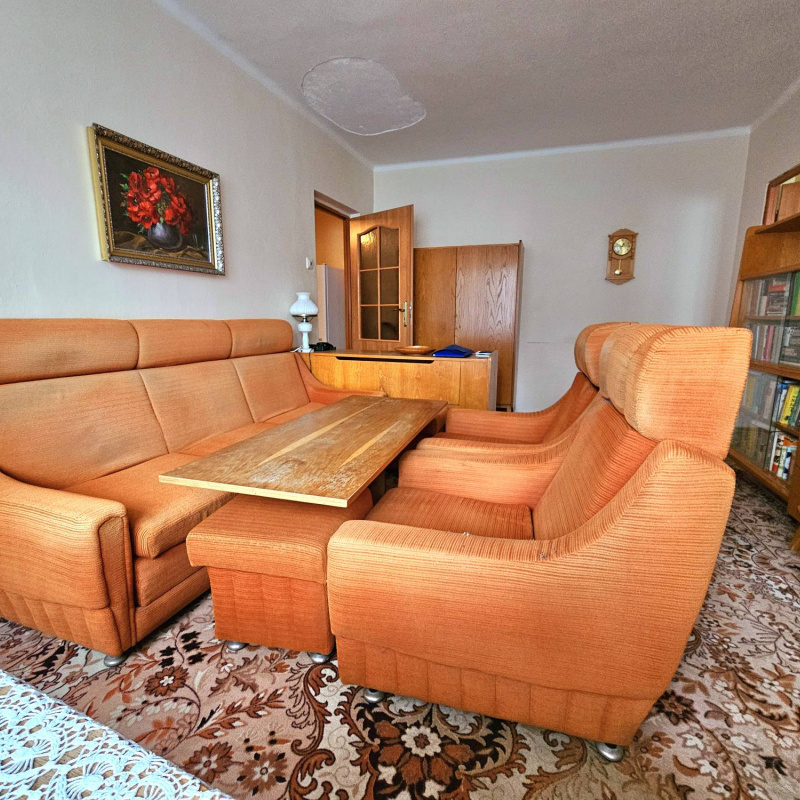  Nehnuteľnosti / PREDAJ: 3izbový byt v centre 70m2 - foto