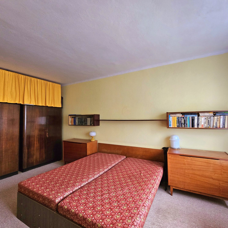  Nehnuteľnosti / PREDAJ: 3izbový byt v centre 70m2 - foto