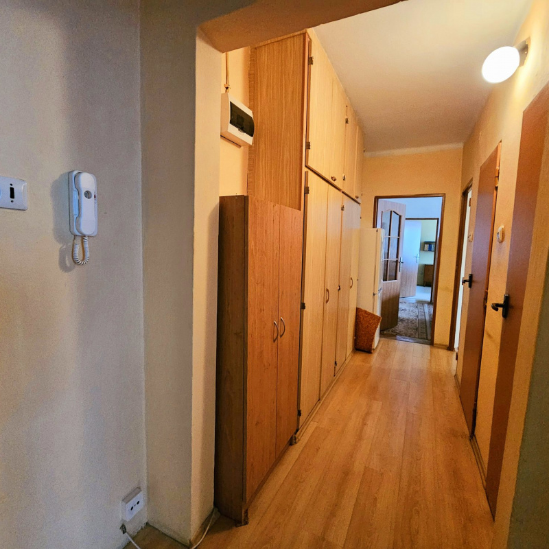  Nehnuteľnosti / PREDAJ: 3izbový byt v centre 70m2 - foto