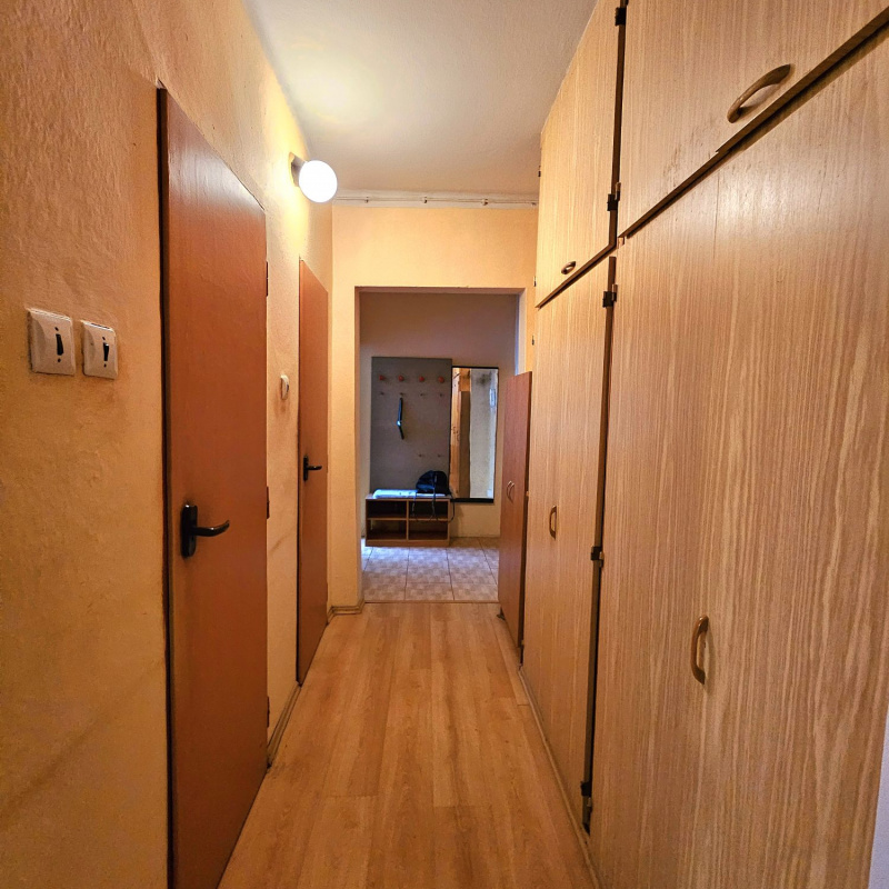  Nehnuteľnosti / PREDAJ: 3izbový byt v centre 70m2 - foto