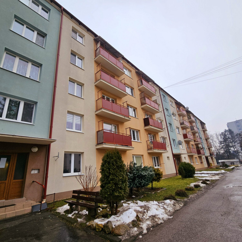  Nehnuteľnosti / PREDAJ: 3izbový byt v centre 70m2 - foto