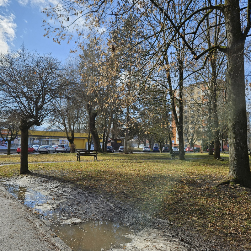  Nehnuteľnosti / PREDAJ: 3izbový byt v centre 70m2 - foto