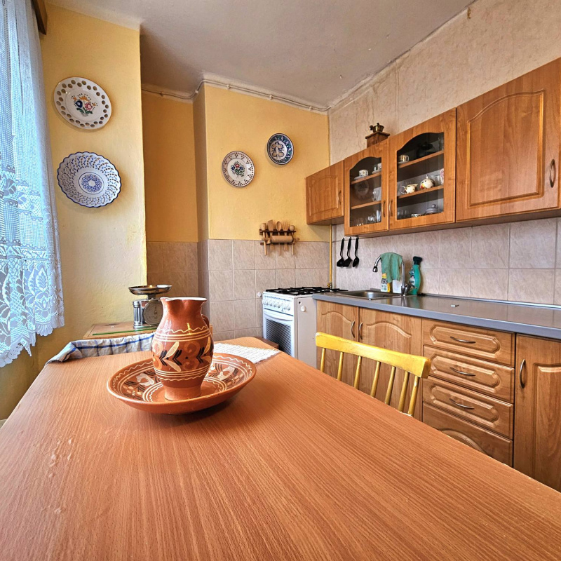  Nehnuteľnosti / PREDAJ: 3izbový byt v centre 70m2 - foto