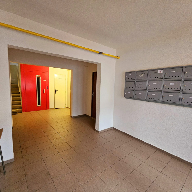  Nehnuteľnosti / PREDAJ: 3izbový byt v centre 70m2 - foto