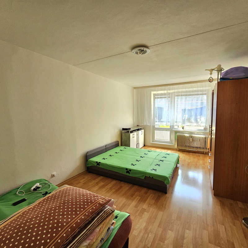  Nehnuteľnosti / PREDAJ- slnečný 2i byt 64m2 v tichej lokalite- Podbrezová, Štiavnička - foto