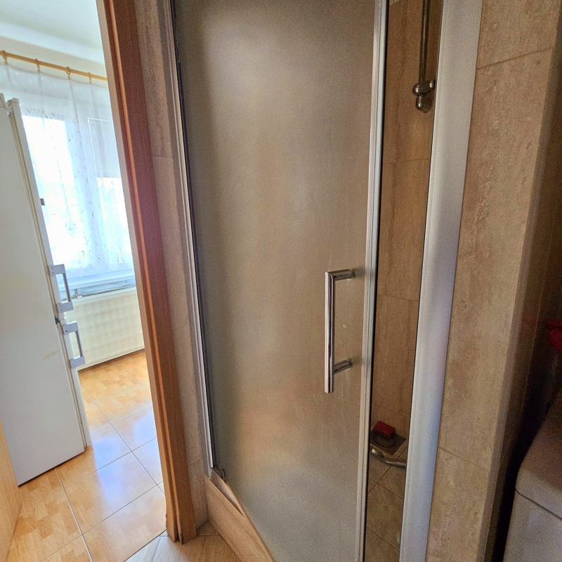  Nehnuteľnosti / PREDAJ- slnečný 2i byt 64m2 v tichej lokalite- Podbrezová, Štiavnička - foto