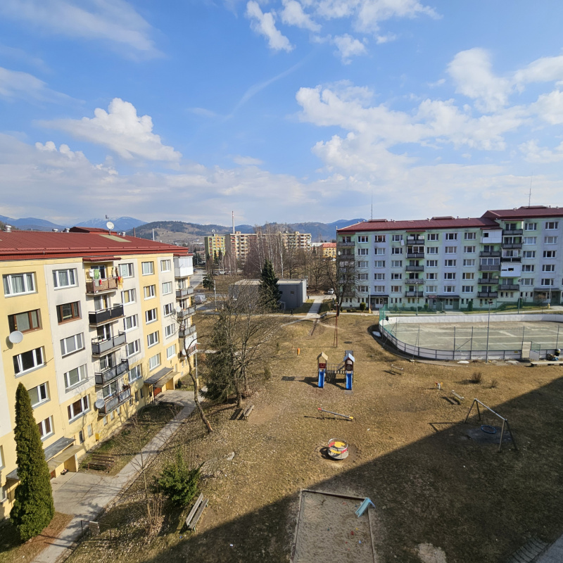  Nehnuteľnosti / PREDAJ- slnečný 2i byt 64m2 v tichej lokalite- Podbrezová, Štiavnička - foto