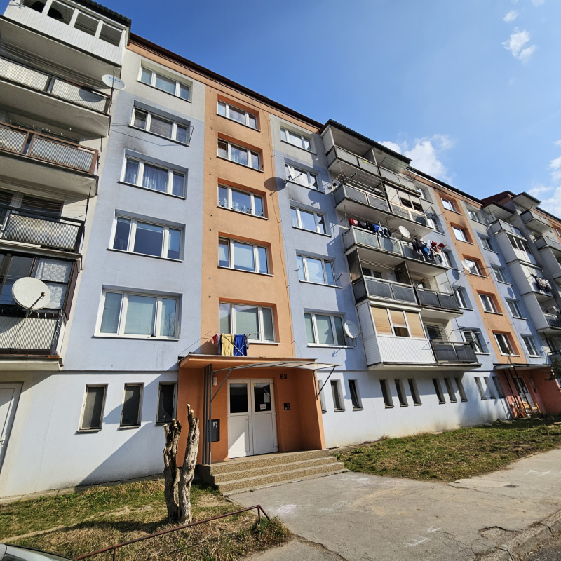  Nehnuteľnosti / PREDAJ- slnečný 2i byt 64m2 v tichej lokalite- Podbrezová, Štiavnička - foto