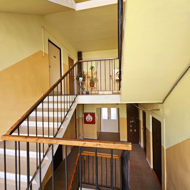  Nehnuteľnosti / PREDAJ: útulný slnečný 1izbový byt v centre Brezna - foto