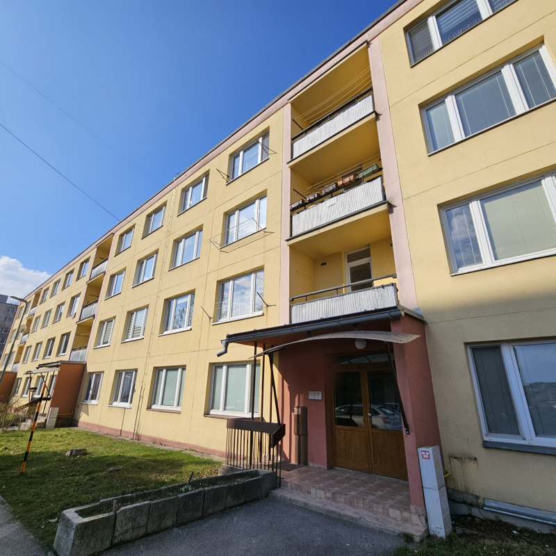  Nehnuteľnosti / PREDAJ: útulný slnečný 1izbový byt v centre Brezna - foto