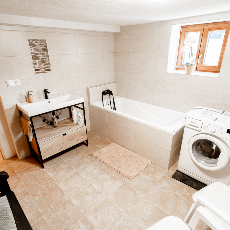  Nehnuteľnosti / Moderný komfort v srdci tradície: Zrekonštruovaná drevenica - foto