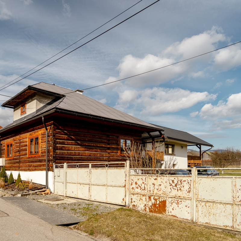  Nehnuteľnosti / Moderný komfort v srdci tradície: Zrekonštruovaná drevenica - foto