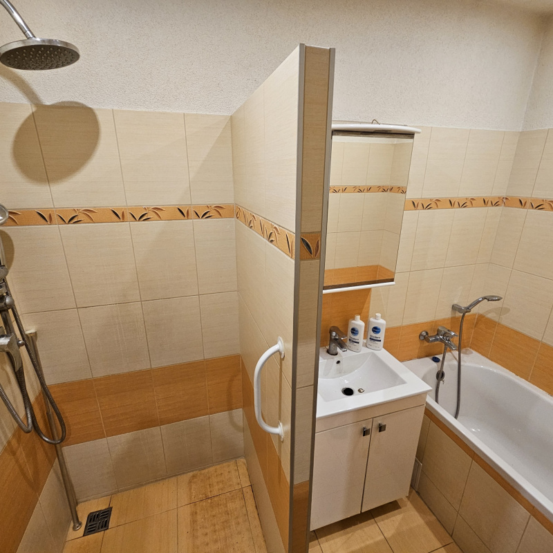  Nehnuteľnosti / PREDAJ: 2i byt na ul. Fučíkova, Brezno po čiastočnej rekonštrukcii 56m2, 2 pivnice - foto