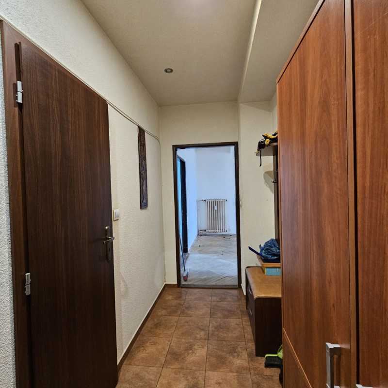  Nehnuteľnosti / PREDAJ: 2i byt na ul. Fučíkova, Brezno po čiastočnej rekonštrukcii 56m2, 2 pivnice - foto