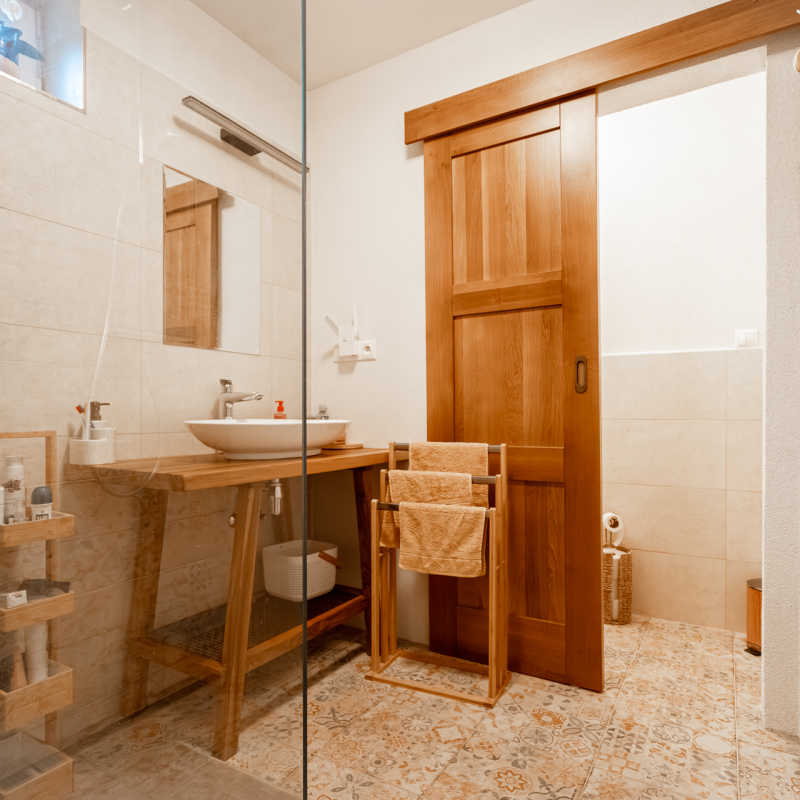  Nehnuteľnosti / Zrekonštruovaná chalupa Horehronie, výhľad na Kráľovu hoľu - foto