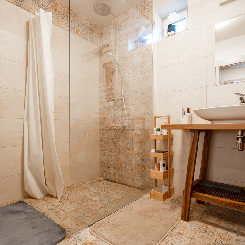  Nehnuteľnosti / Zrekonštruovaná chalupa Horehronie, výhľad na Kráľovu hoľu - foto