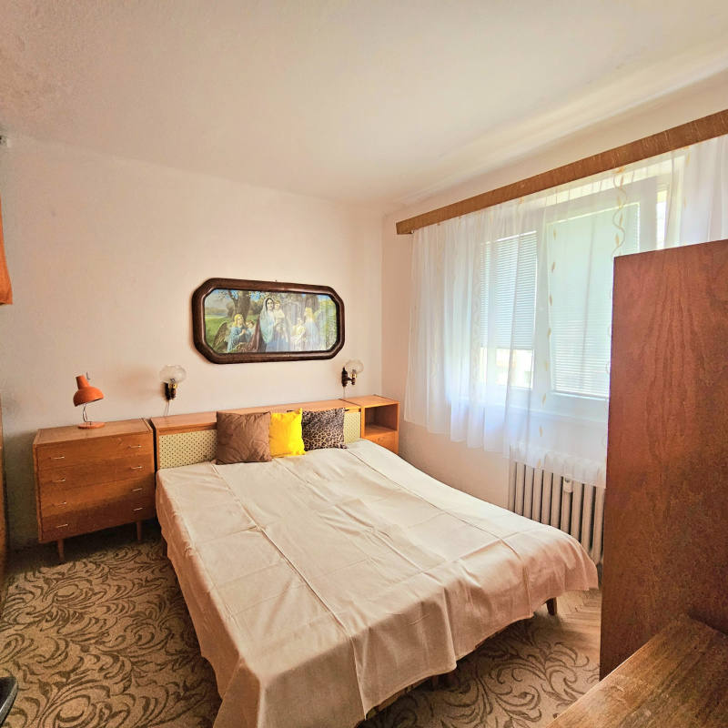  Nehnuteľnosti / PREDAJ: 3i byt 64m2 v srdci Hriňovej + garáž - foto