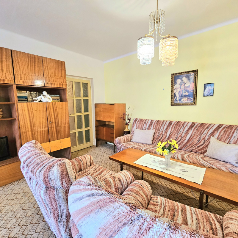  Nehnuteľnosti / PREDAJ: 3i byt 64m2 v srdci Hriňovej + garáž - foto