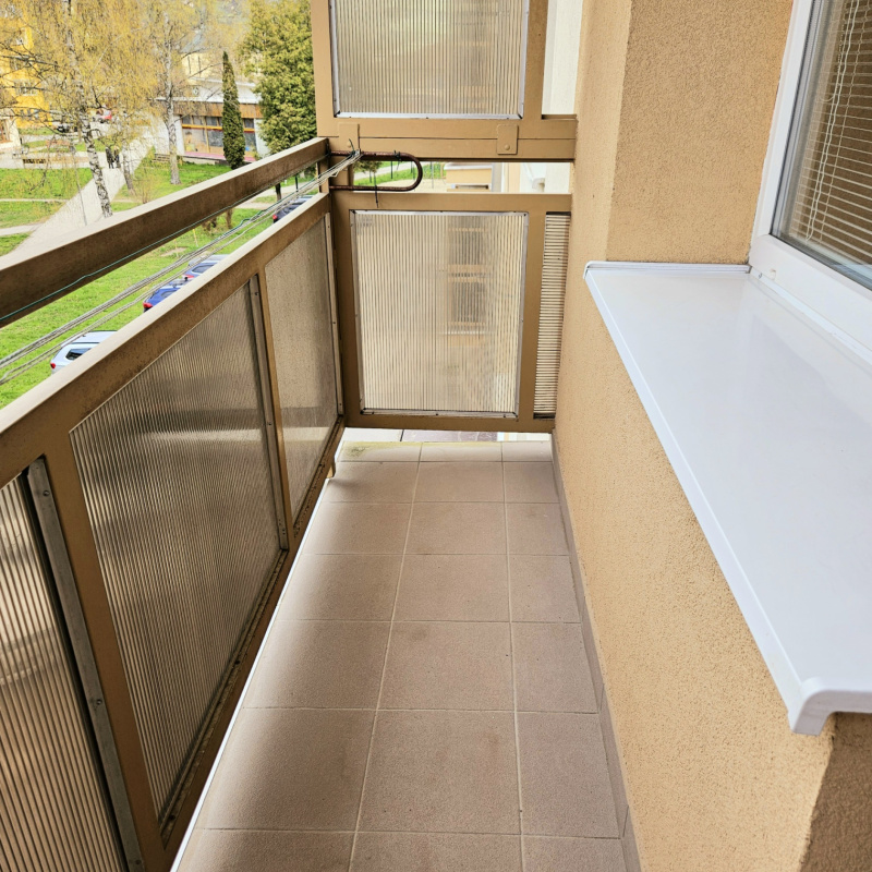  Nehnuteľnosti / PREDAJ: 3i byt 64m2 v srdci Hriňovej + garáž - foto