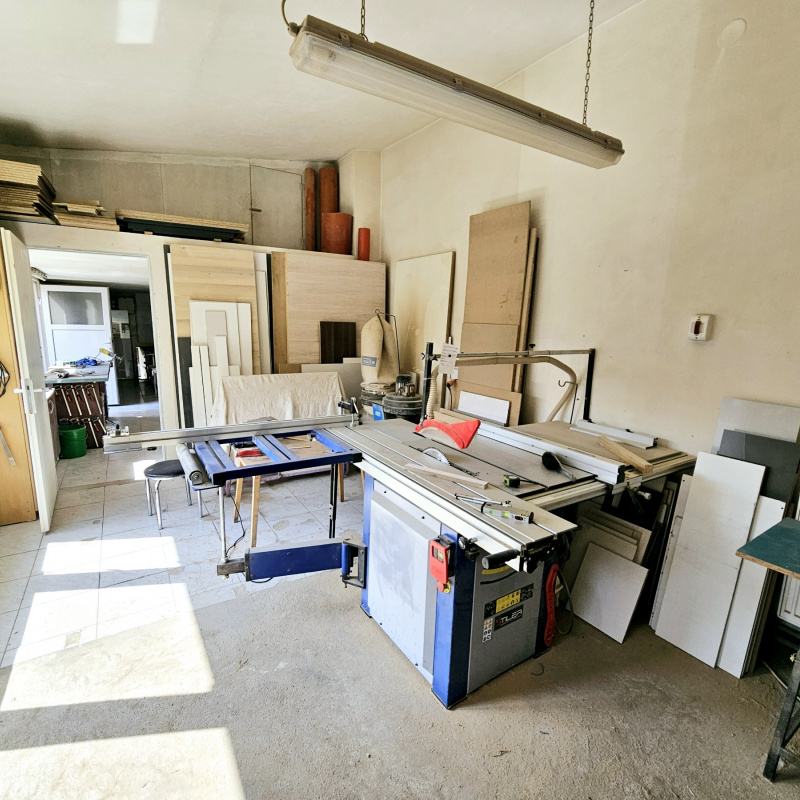  Nehnuteľnosti / TOP PONUKA - Kompletne zrekonštruovaný dom v Michalovej – Ideálny na bývanie aj podnikanie - foto