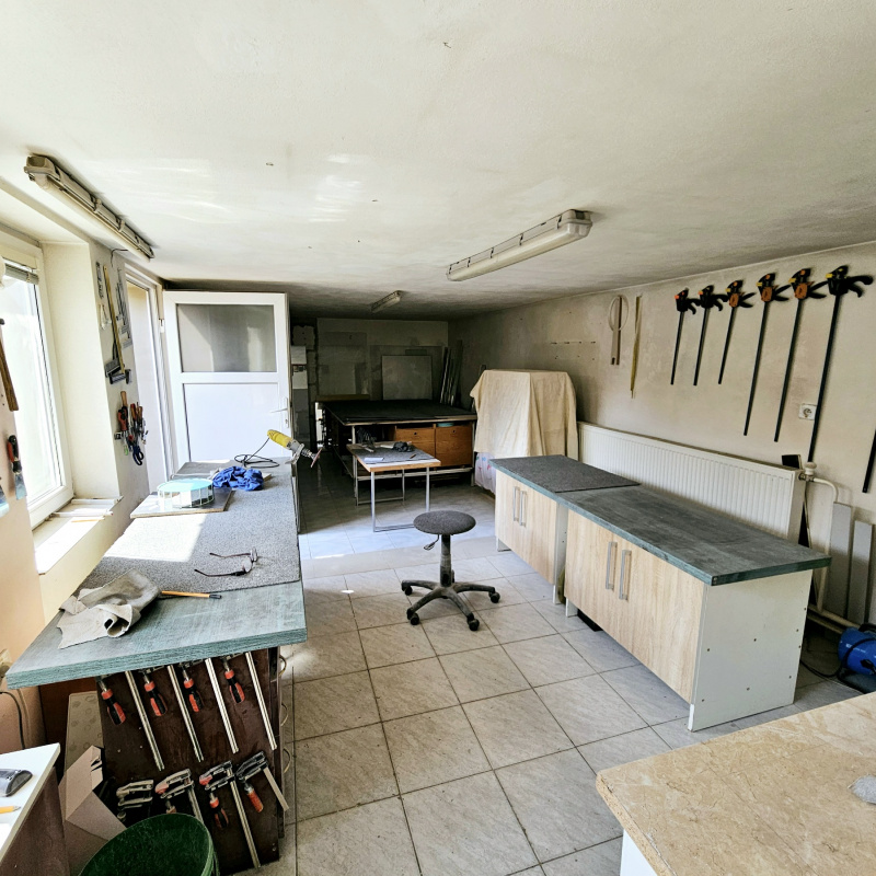  Nehnuteľnosti / TOP PONUKA - Kompletne zrekonštruovaný dom v Michalovej – Ideálny na bývanie aj podnikanie - foto