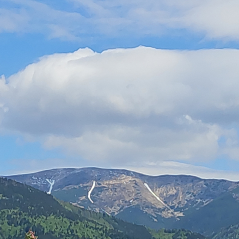 Nehnuteľnosti / NA PREDAJ: Slnečný pozemok 1000 m² pár minút od Krpáčova - foto