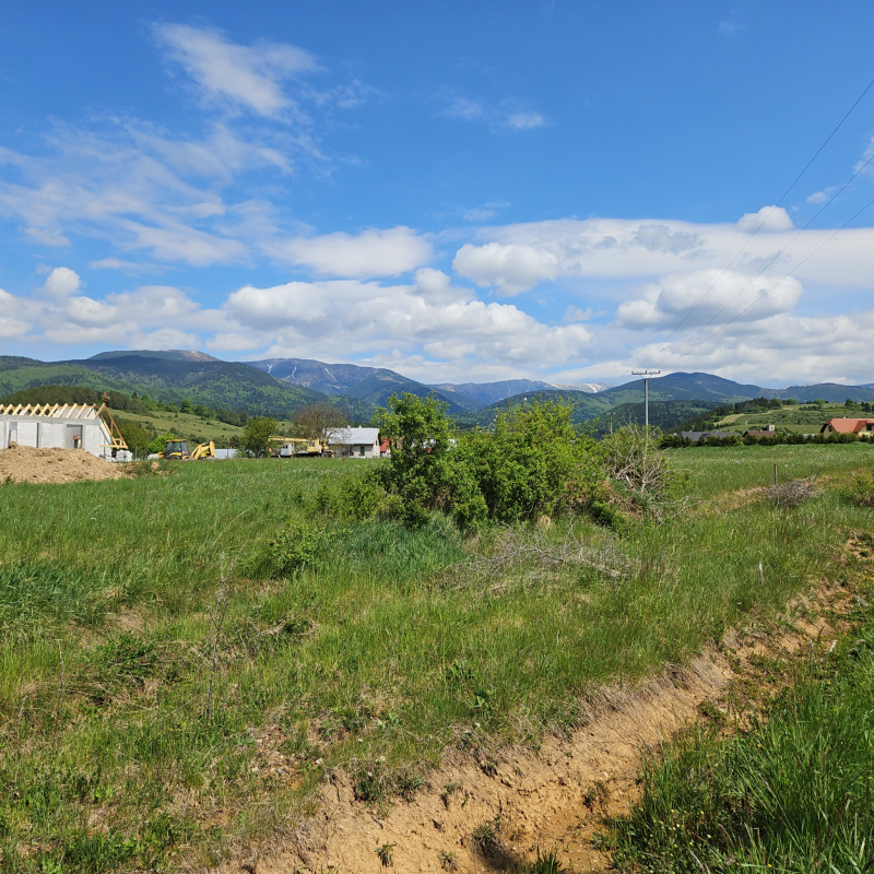  Nehnuteľnosti / NA PREDAJ: Slnečný pozemok 1000 m² pár minút od Krpáčova - foto