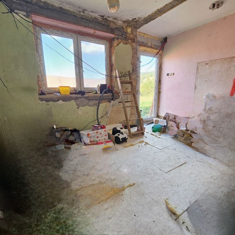  Nehnuteľnosti / Rodinný dom po čiastočnej rekonštrukcii v Pohronskej Polhore-bývanie, ktoré si dokončíte podľa seba - foto