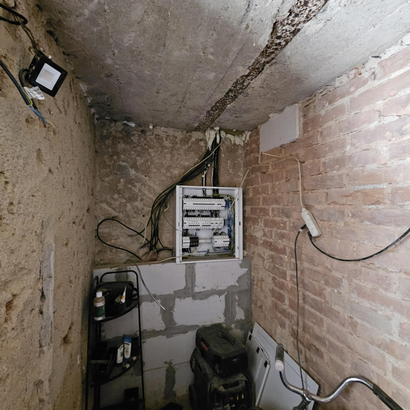  Nehnuteľnosti / Rodinný dom po čiastočnej rekonštrukcii v Pohronskej Polhore-bývanie, ktoré si dokončíte podľa seba - foto