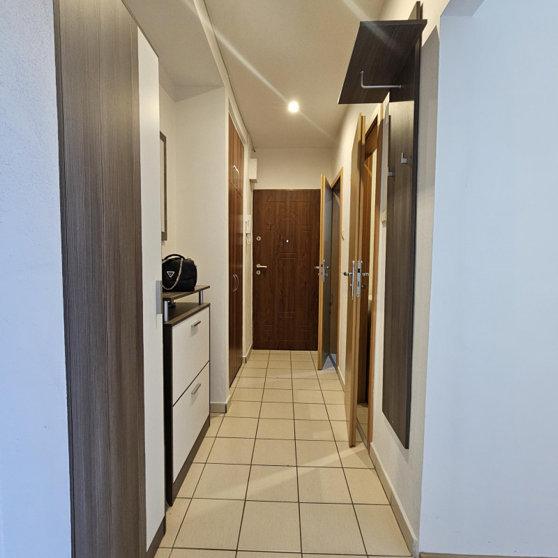  Nehnuteľnosti / PRENÁJOM: 2i byt 60m2 po rekonstrukcii - foto