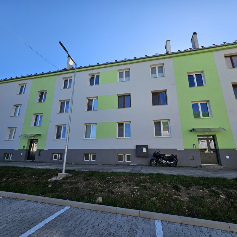  Nehnuteľnosti / PRENÁJOM: 2i byt 60m2 po rekonstrukcii - foto