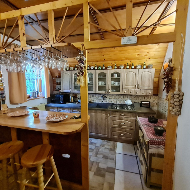  Nehnuteľnosti / --VÝRAZNE ZNÍŽENÁ CENA --PREDAJ: chalupa v blízkosti lyž. vleku, jazera v rekreačnej oblasti Krpáčovo - foto
