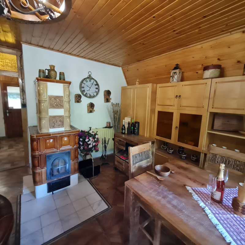  Nehnuteľnosti / --VÝRAZNE ZNÍŽENÁ CENA --PREDAJ: chalupa v blízkosti lyž. vleku, jazera v rekreačnej oblasti Krpáčovo - foto
