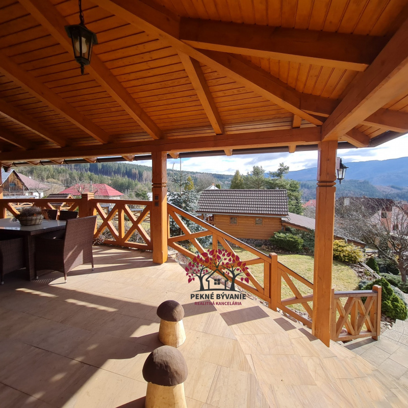  Nehnuteľnosti / PREDAJ: moderný 5i zrub s veľkorysým pozemkom /2973m2/, garážou, prístreškom, bazénom a záhradnými domčekmi - foto