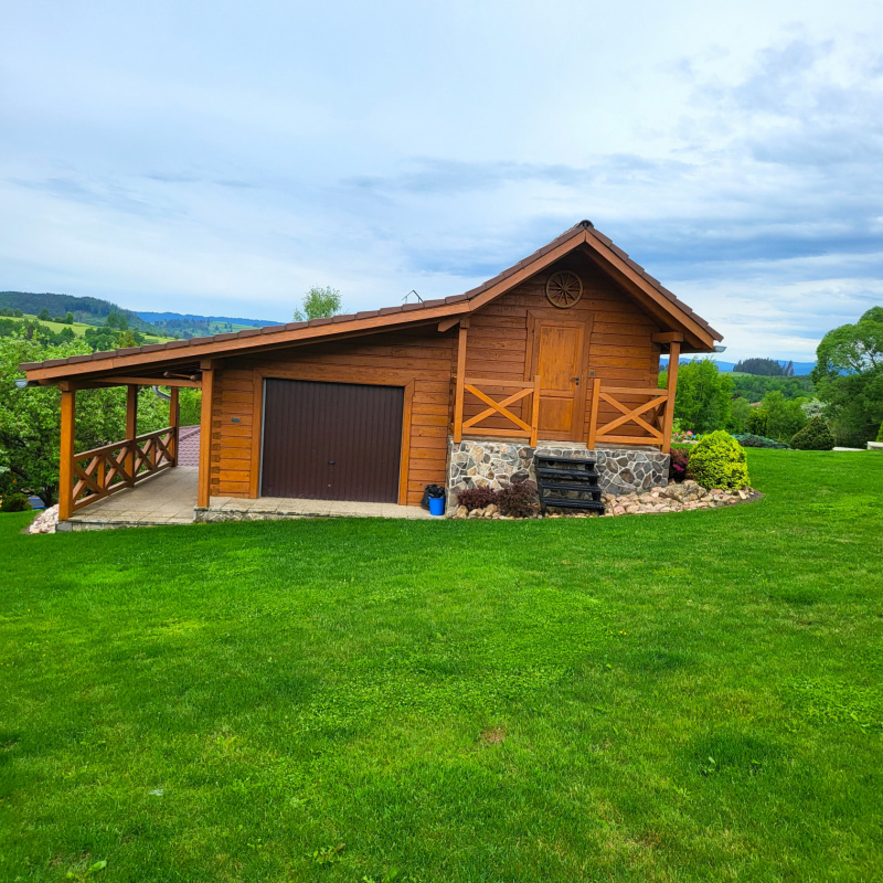  Nehnuteľnosti / PREDAJ: moderný 5i zrub s veľkorysým pozemkom /2973m2/, garážou, prístreškom, bazénom a záhradnými domčekmi - foto